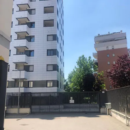 Sulla Metro 3 Gialla Maciachini Mediolan