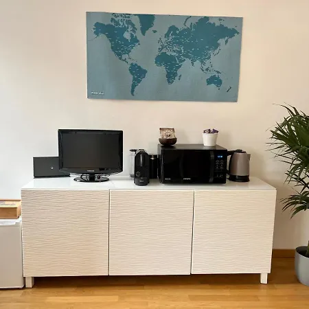 Sulla Metro 3 Gialla Maciachini Apartament *
