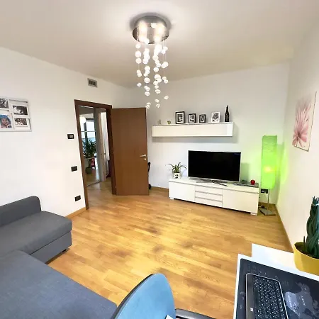 Apartment Sulla Metro 3 Gialla Maciachini *